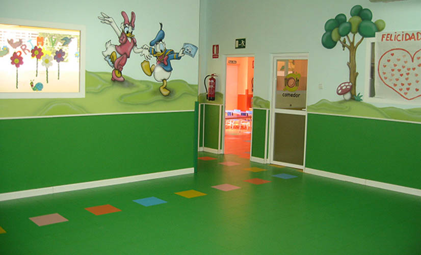 Revestimiento-de-paredes-vinilo-pared-guarderia-Rainbow
