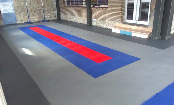 Suelo vinilico para colegio - Traficline