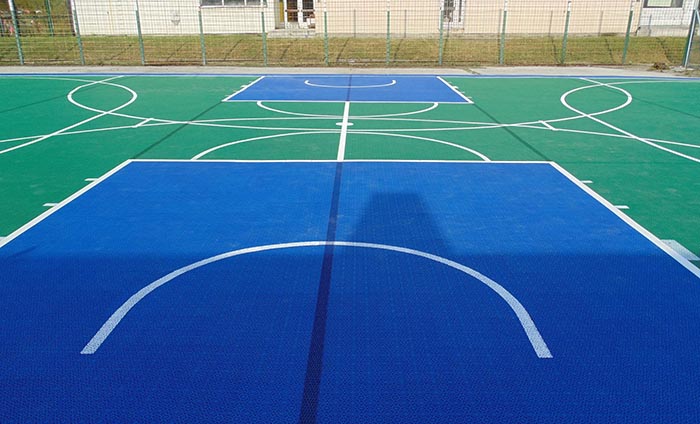 suelo-deportivo-exterior-losetas-pvc-bergo-multisport
