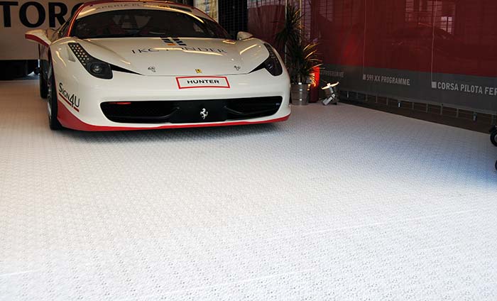 Indoor and outdoor flooring - Racing paddocks flooring - Bergo