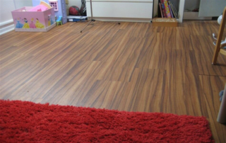 Suelo acústico parquet habitación hotel sin obra - Decoplank