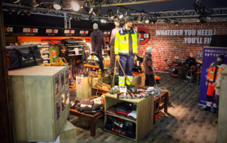 Moqueta impresa tipo parquet vintage para corner tienda Studio