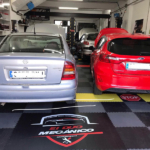 Suelo con logotipo taller de coche Modulfix