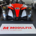 Suelo con serigrafía para taller coches Modulfix