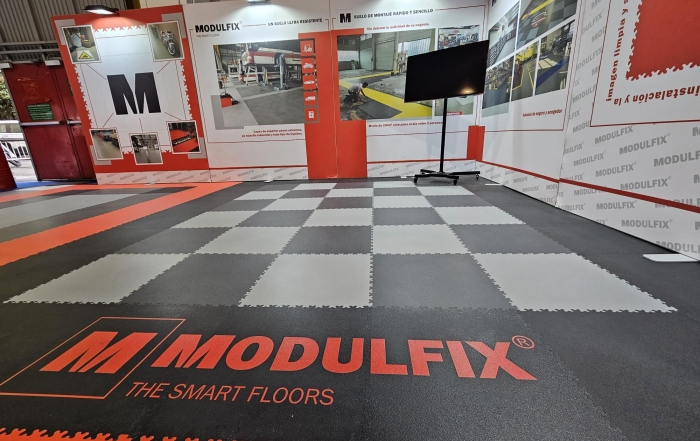 Suelos Modulares Modulfix para Taller de Motocicletas