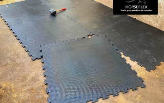 Suelo para caballo fácil de colocar