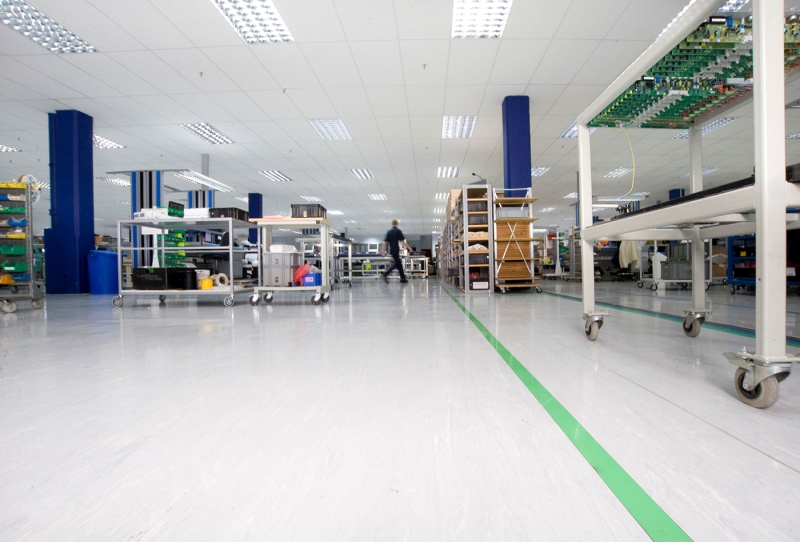 suelo-homogeneo-disipativo-pvc-rollo-titan-sd Suelo de vinilo disipativo para salas blancas, laboratorios, oficinas, salas de servidores